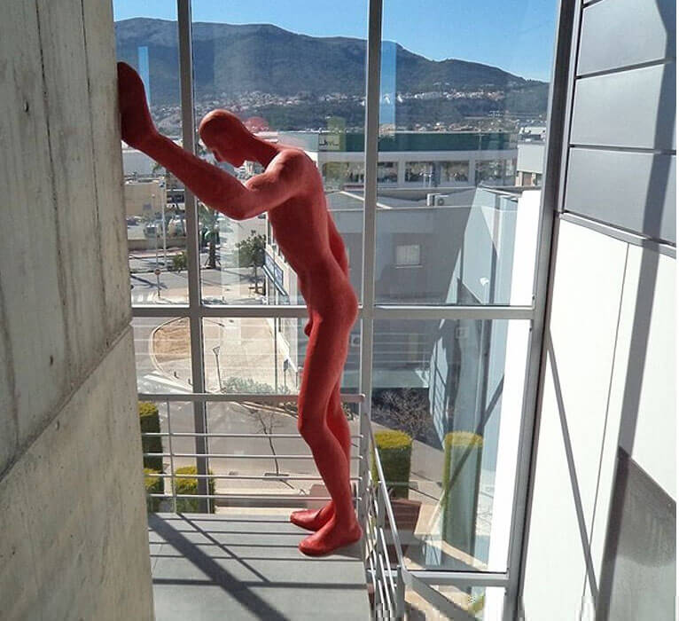 BodyMark - hombre de rojo aticcook lateral