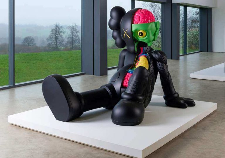 BodyMark - centros comerciales - Kaws